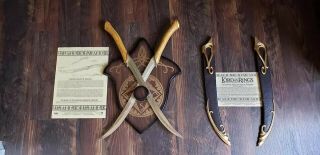 Rare Lord Of The Rings United Cutlery Fighting Knives Of Legolas And Scabbards