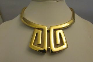 Vintage Crown Trifari Gold Tone Modernist Necklace