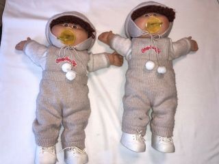 Vintage Cabbage Patch Twin Babies With Pacifiers.  Brown Eyes.  Auburn Hair.