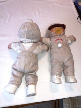 Vintage Cabbage Patch twin babies with pacifiers.  Brown eyes.  Auburn hair. 2