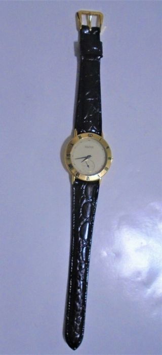 Gucci Watch 3000.  2 M Men’s Watch - Vintage Very Rare.  Gold Face.  with seconds 6