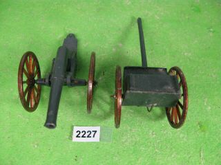 vintage unidentified lead soldiers gun limber & artillery gun toy models 2227 4