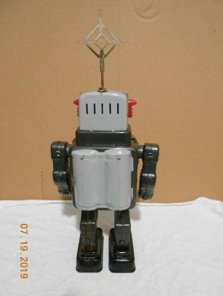 VINTAGE 1960s ALPS TV SPACEMAN BATTERY OPERATED ROBOT 2