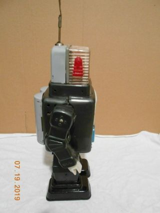 VINTAGE 1960s ALPS TV SPACEMAN BATTERY OPERATED ROBOT 4