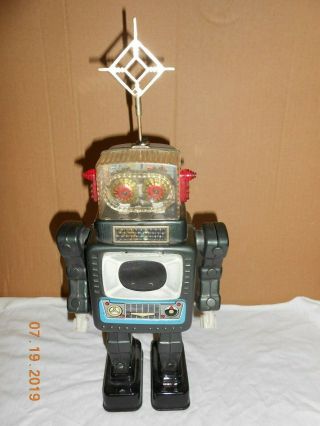 VINTAGE 1960s ALPS TV SPACEMAN BATTERY OPERATED ROBOT 5