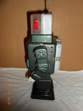 VINTAGE 1960s ALPS TV SPACEMAN BATTERY OPERATED ROBOT 8