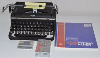 1941 Vintage Black Royal Companion Portable Typewriter W/