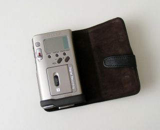 SONY NT - 2 Digital MICRO Recorder Vtg Scoopman Tiny DAT Walkman w/ Acces. 4
