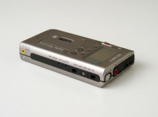 SONY NT - 2 Digital MICRO Recorder Vtg Scoopman Tiny DAT Walkman w/ Acces. 5