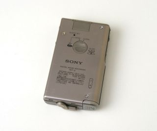 SONY NT - 2 Digital MICRO Recorder Vtg Scoopman Tiny DAT Walkman w/ Acces. 6