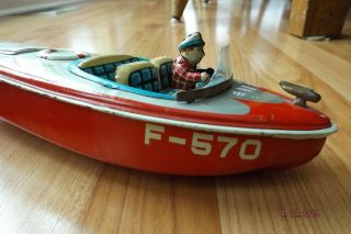 Old Vintage Zoom Zoom Battery Operated F 570 Tin Toy Metal Boat Driver Japan Red