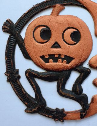 RARE 5 3/8” 1920s Vintage Halloween Scared Pumpkin Man & Moon Die Cut Germany 2