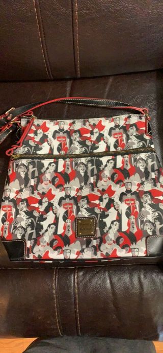 2016 Disney Dooney And Bourke Villains Crossbody (rare)