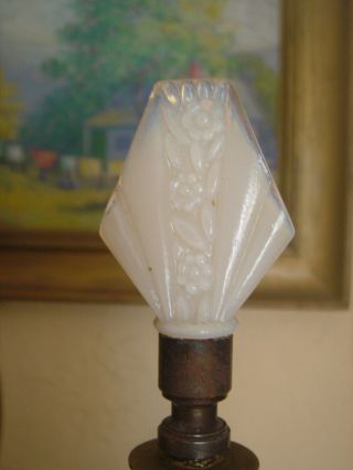 PAIR VINTAGE 1940 ' S ELECTRIC ALADDIN ALACITE GLASS LAMPS & FINIALS. 4