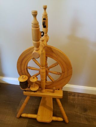 Wood Spinning Wheel With 2 Bobbins Yarn Craft Vintage