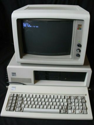Ibm Vintage Desktop Pc / 5160 Personal Computer,  Cga 5153 Monitor,  Keyboard