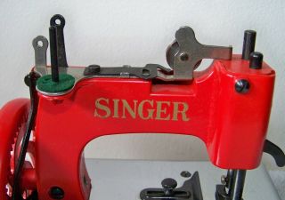 Vtg SINGER No.  20 SEWHANDY Child Sized Red Sewing Machine w/Box & Instructions 5