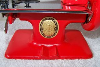 Vtg SINGER No.  20 SEWHANDY Child Sized Red Sewing Machine w/Box & Instructions 6