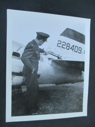 Ww2 4 " X 5 " B&w Press Photo: Lowell Thomas,  Thunderbolt Fighter