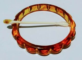Vintage Scalloped Carved Bakelite Bangle Bracelet Translucent Marbled Amber