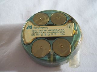 Vintage Pacemaker Medtronic 5950 Pulse Generator P8