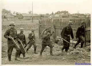 Press Photo: Hands Up Luftwaffe Patrol Brings In Captured Russian Pow; Newel