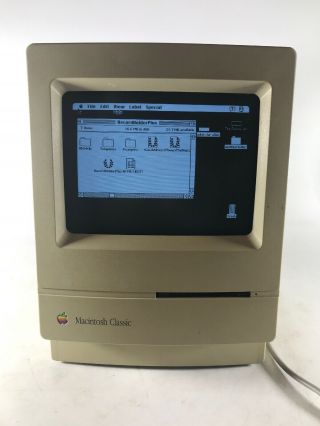 Vintage Apple Macintosh Classic M0420 All - In - One Mac Computer (1991) Powers On