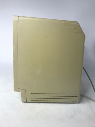 Vintage APPLE Macintosh CLASSIC M0420 All - in - One MAC Computer (1991) POWERS ON 3