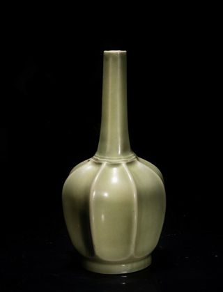 Korean Antique Celadon Glazed Vase 2