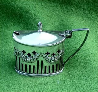 Late Victorian Silver Mustard Pot & Liner - Birmingham 1900 - 1.  26 Troy Oz