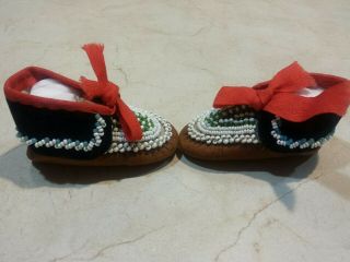 Vintage authentic Indian beaded baby moccasins.  Pre - owned but only put on once. 2