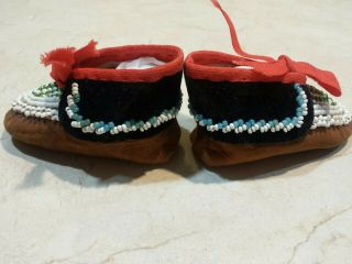 Vintage authentic Indian beaded baby moccasins.  Pre - owned but only put on once. 3
