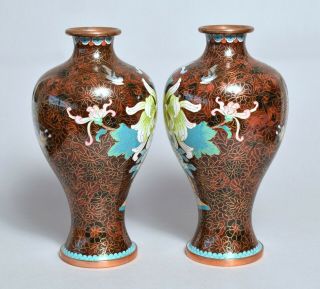 A VERY ATTRACTIVE LARGE HEAVY VINTAGE CHINESE CLOISONNE VASES 2