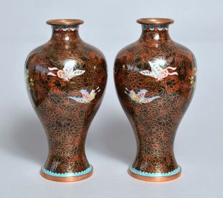 A VERY ATTRACTIVE LARGE HEAVY VINTAGE CHINESE CLOISONNE VASES 3