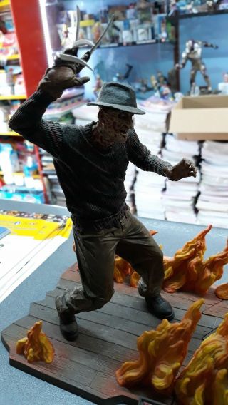 Extremely Rare Friday the 13th Freddy vs Jason Elm Street Neca Figurine Statue 2