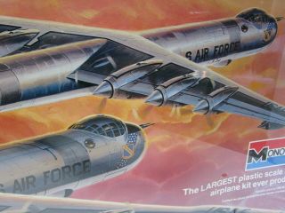 Vintage (1980) Monogram B - 36 Bomber (peacemaker) 1/72 5703 Box