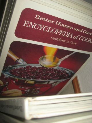 Collectible VINTAGE Better Homes and Gardens Encyclopedia of Cooking 1970 7