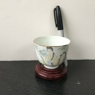 Chinese Overglaze enameled cup with lady in landscape decoration 2