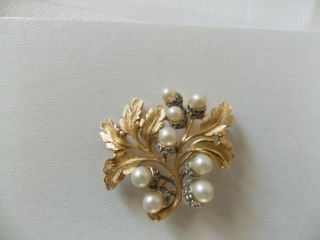 Vintage Crown Trifari Gold Tone Faux Pearl Rhinestone Leaf Brooch Pin E52 2