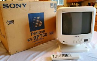 Vintage Sony Trinitron 9 " Kv - 9pt50 Color Tv White W/remote And Base