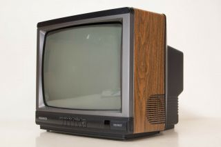 Vintage Magnavox Rr1337 - W101 Color Crt Tv Television Gaming Wood Grain Awesome