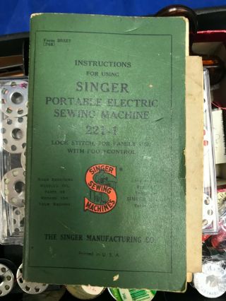 Vintage Singer Portable Electric Sewing Machine 221 - 1 with Case and 5