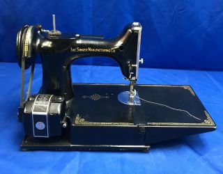 Vintage Singer Portable Electric Sewing Machine 221 - 1 with Case and 6