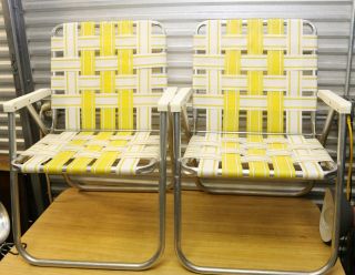 Set Of 2 Vtg Aluminum Webbed Lawn Chairs - Yellow / White W White Arms Mcm