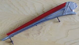 VINTAGE ALL 1946 PONTIAC INDIAN DeLUXE HOOD ORNAMENT with RED STREAMER 2