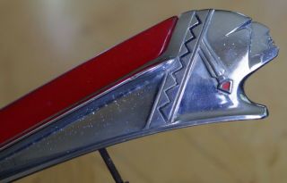 VINTAGE ALL 1946 PONTIAC INDIAN DeLUXE HOOD ORNAMENT with RED STREAMER 4