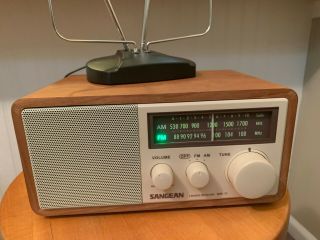 Vintage Sangean Wr - 11 Radio 2 Band Receiver Fm Am Antenna Wood Cabinet