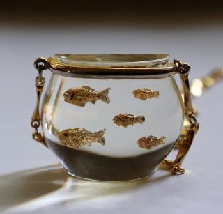 Vintage 1950s Castlecliff Lucite Goldfish Bowl Gold Necklace Fish Bowl Pendant 3