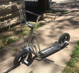 Vintage 1980s Mongoose Mini Scoot Scooter 12” Wheels Mags 8