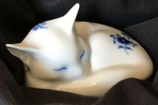 Vintage ROYAL COPENHAGEN Denmark Blue Fluted Cat Figurine 2